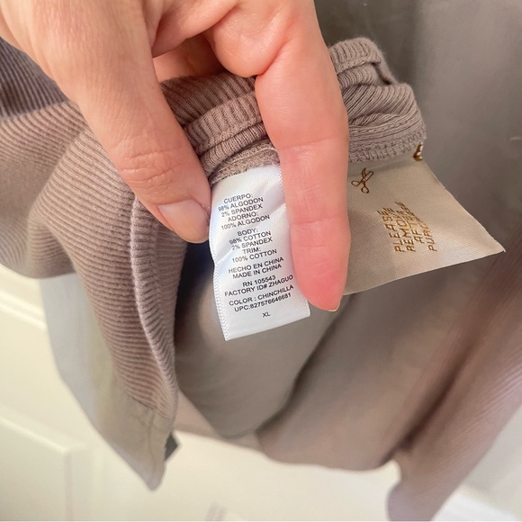 Daisy Fuentes XL Tan Button Down Collared Shirt - Picture 4 of 5